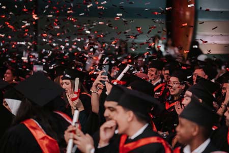 как поступить в Middlesex University, Dubai